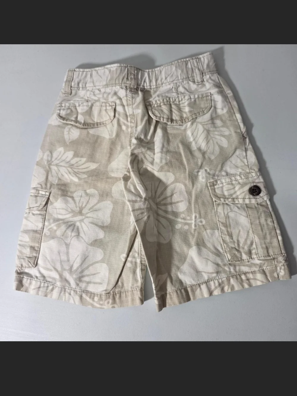 GAP Beige and White Floral Cargo Shorts